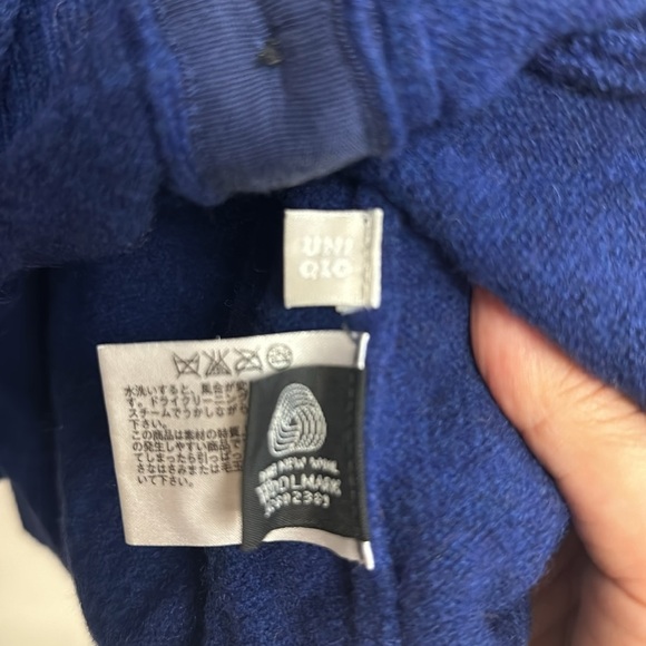 Uniqlo lambswool cardigan - Picture 3 of 3